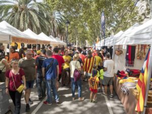 Fira dentitats al passeig lluis companys de barcelona 22