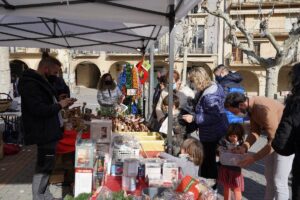 Fira dels alls mercat de santa llucia a balaguer foto 1